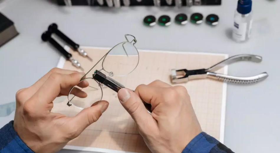 Master Your Craft: Glasses Repair and Maintenance Training with Miraglo